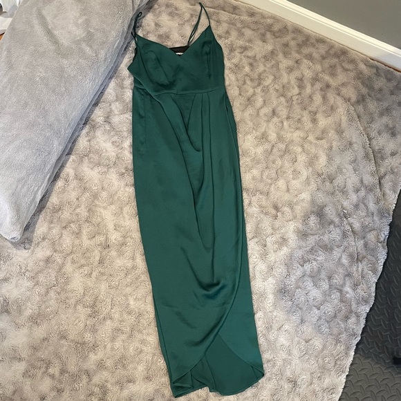Express Green Satin Midi Dress - Picture 2 of 6